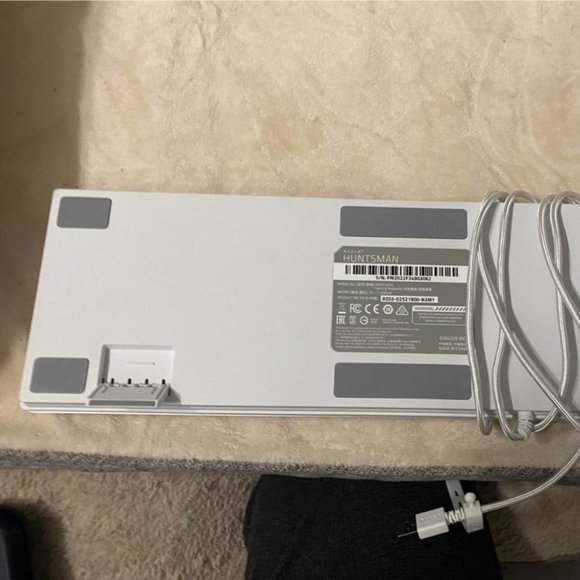 Razer Huntsman Full Size RGB 100% Full Keyboard - Picture 3 of 4